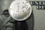Прогнозы экономистов: главная угроза для рубля - массовая конвертация депозитов населения